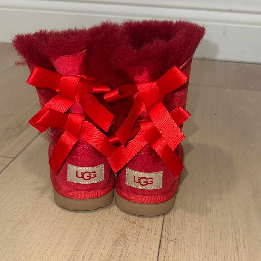 Cozy Red Kids Boots UGG 9